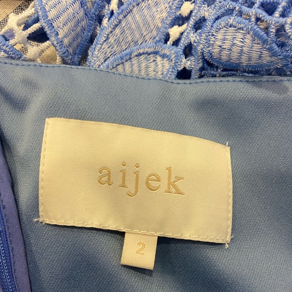 Aijek Lace Mini Dress With Lace Flutter Neckline Size  2 Blue - Picture 6 of 8